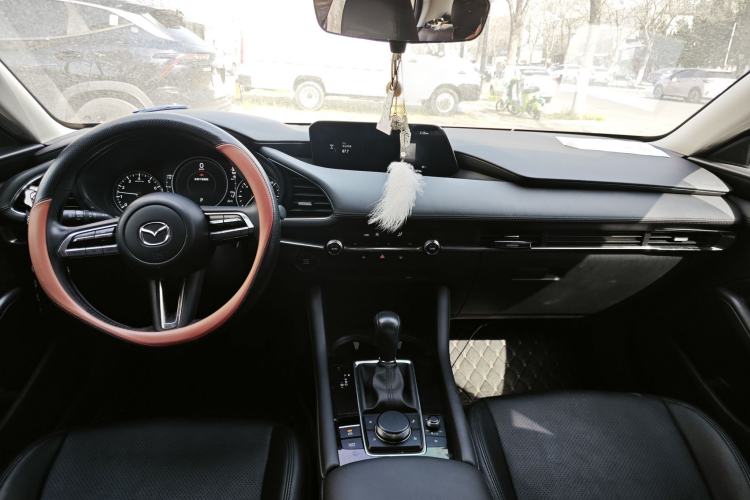 Used Mazda 3 Axela 2021 2.0L Automatic ZhiXuan Edition Interior 3