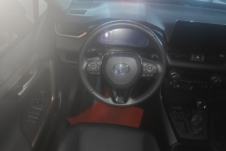 Used Toyota Wildlander 2024 2.0L CVT Two-Wheel Drive Luxury PLUS Edition
