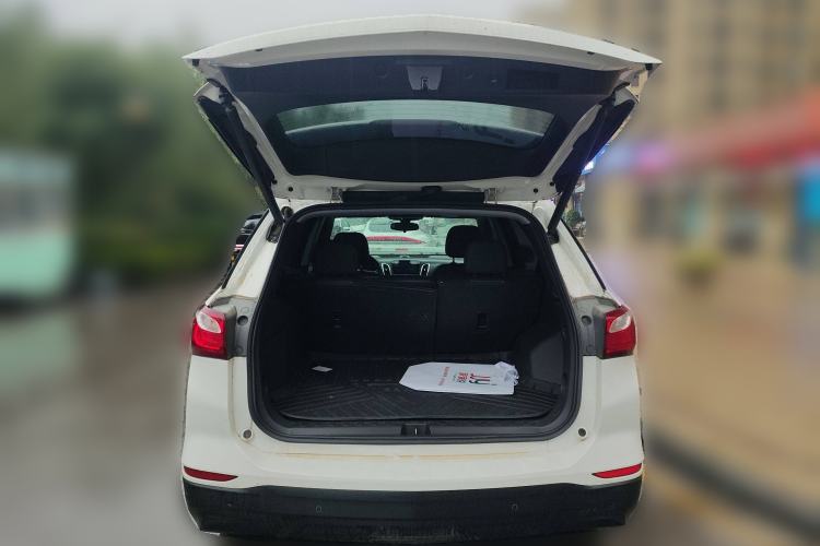 Used Chevrolet Equinox 2019 535T Automatic YuJie Edition China VI Trunk