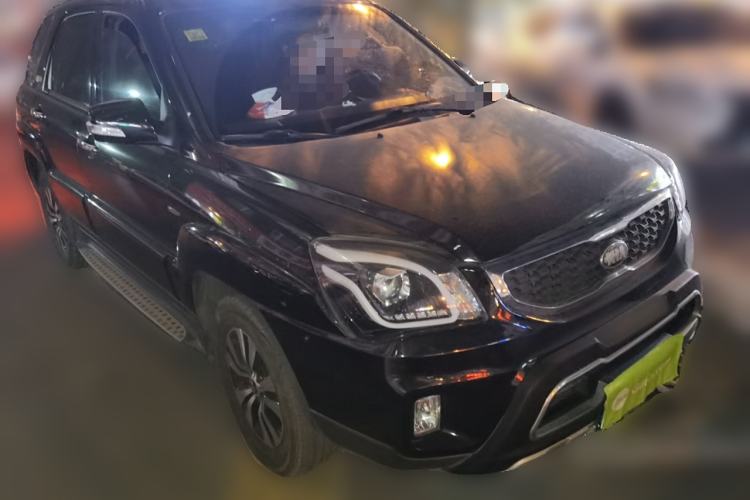 Used Kia Sportage 2013 2.0L Automatic Two-Wheel Drive GLS Trim Front Right 45 Deg