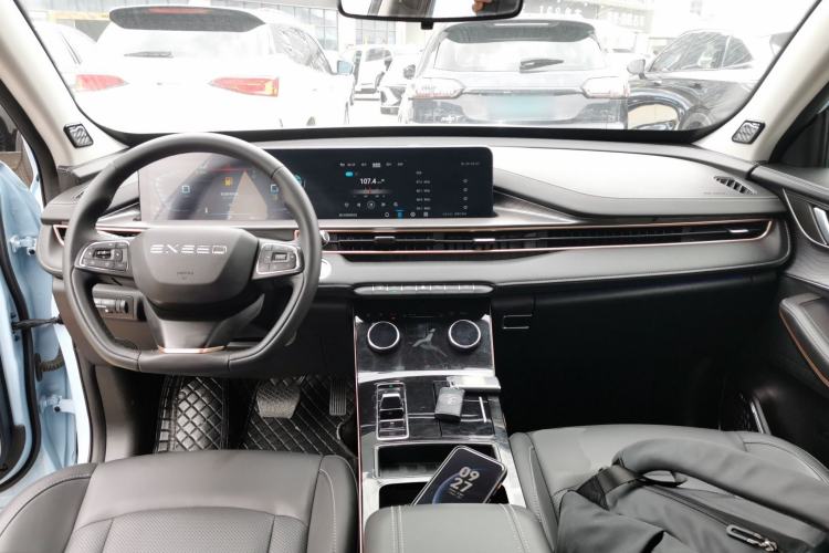 Used EXEED Zhuifeng C-DM 2022 1.5 TCI-DHT 105 km "Chengfeng Qi" Edition Center Console