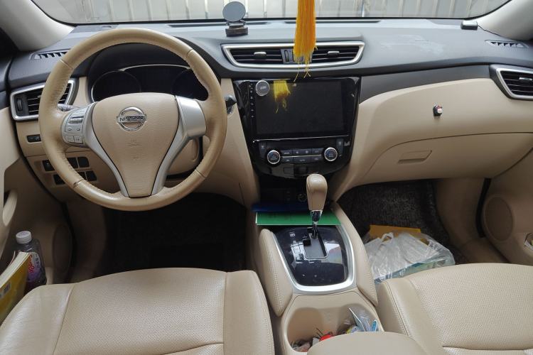 Used Nissan X-Trail 2014 2.0L CVT Comfort Edition 2WD Center Console