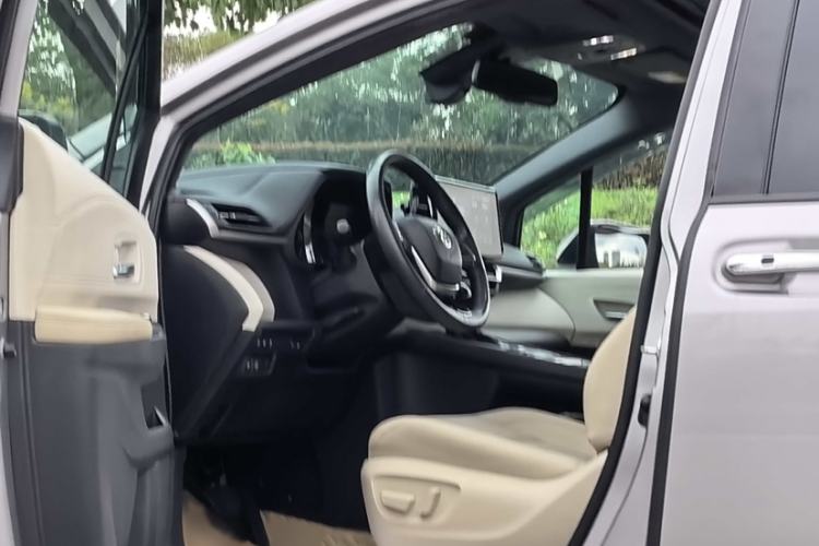 Used Toyota SIENNA 2021 2.5L Hybrid Ultimate Edition
