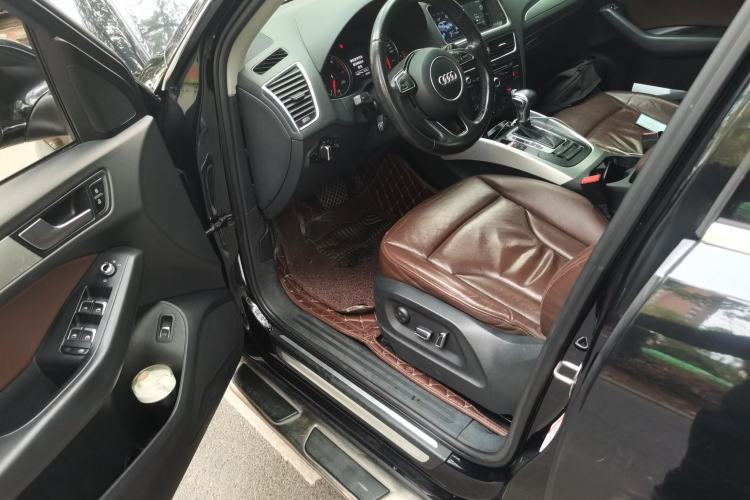 Used Audi Q5 2013 40 TFSI Technology Edition Driver Seat