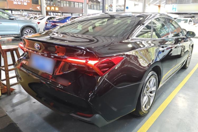 Used Toyota Avalon 2019 Dual-Engine 2.5L Luxury Edition China VI Standard