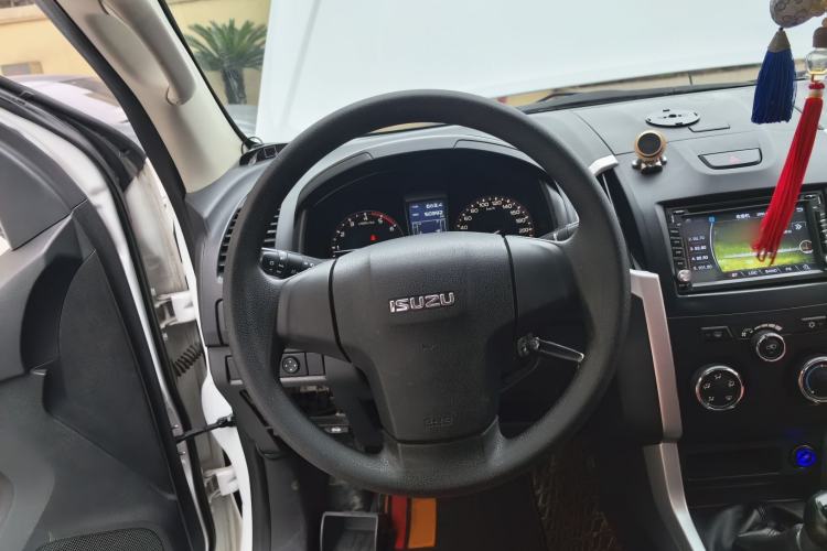 Used Isuzu D-MAX 2015 2.5T 4x4 Manual Base Version 4JK1