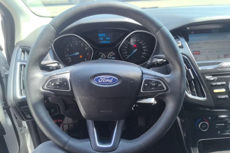 Used Ford Focus 2017 Sedan 1.6L Automatic Fashion Edition Smart Drive Version
