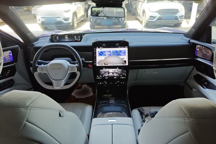 Used Honda P7 2025 Four-Wheel Drive Long-Range Max Center Console