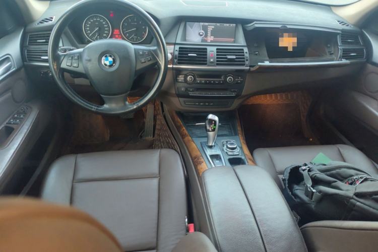 Used BMW X5 2011 xDrive35i Leading Model Center Console