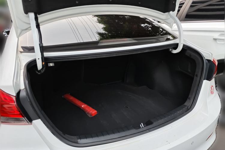 Used Hyundai Elantra (6th Generation / Lingdong) 2020 1.4T Dual-Clutch Xuan Dong · Dynamic Version Trunk