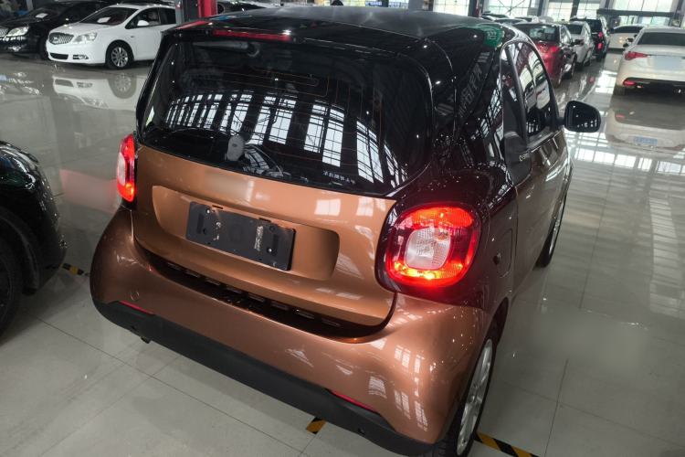 Used smart fortwo 2015 1.0L 52 kW hardtop Dynamic version