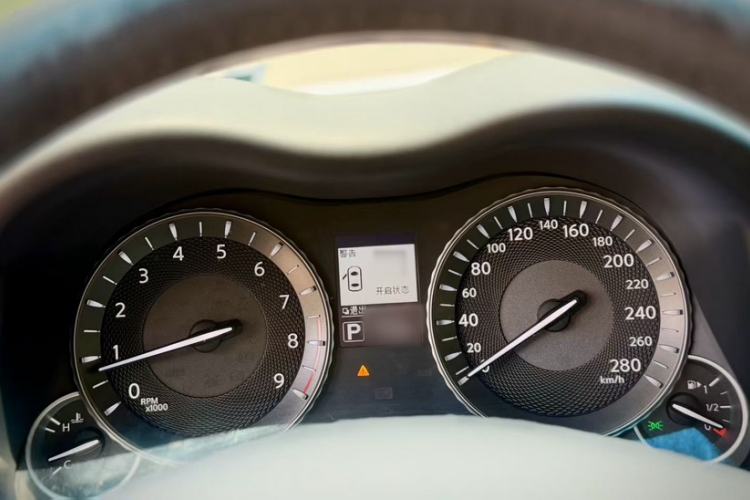 Used Infiniti Q70 2015 Q70L 2.5L Elite Edition Interior 3