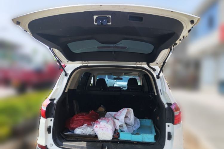 Used SWM X7 2017 1.5T automatic smart version 7 seats Trunk