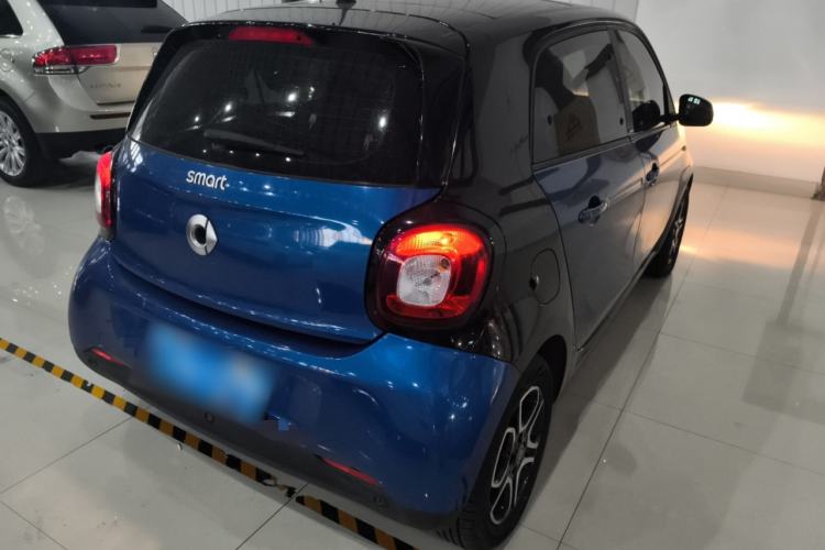 Used smart forfour 2016 0.9T 66 kW Pioneer Edition