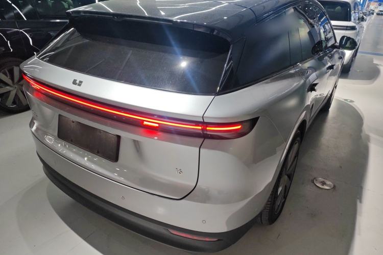 Used Li Auto i6 2025 Model Two-Wheel-Drive Standard Type
