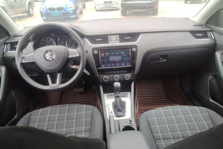 Used Skoda Octavia 2018 1.6L Automatic Comfort Edition
