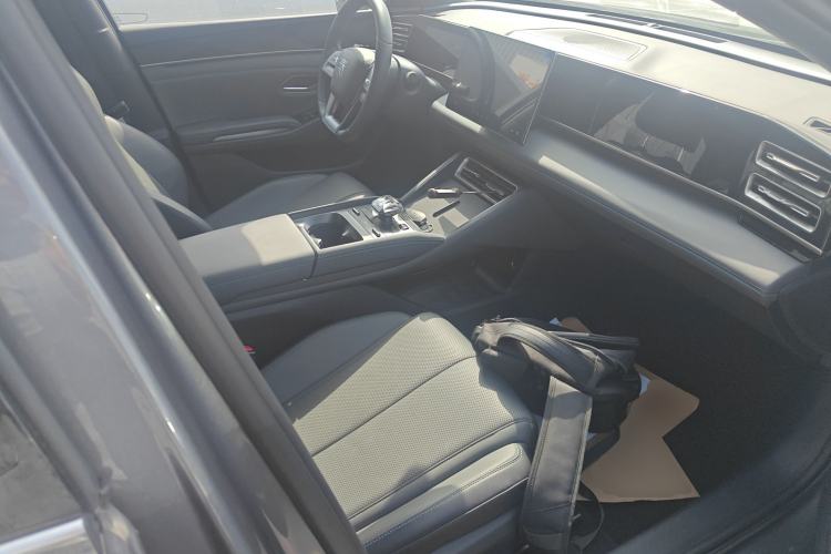 Used BYD Qin L 2025 DM-i Smart Drive 120KM Leading Model
