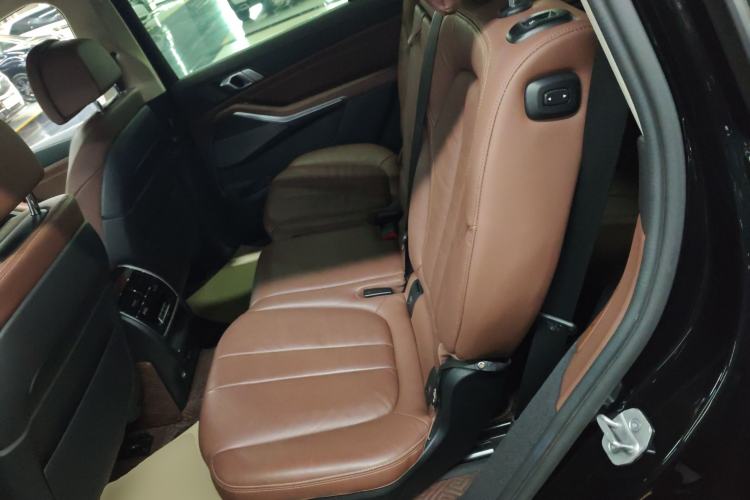 Used BMW X7 2021 xDrive40i Luxury Package with Leading Features
