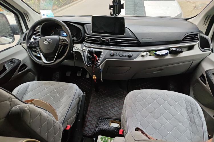 Used SAIC MAXUS Xintu V90 2022 2.0T Manual Zhiyun King Rear-Drive Long Wheelbase High-Roof with Single Rear Tire—6/7 Seats