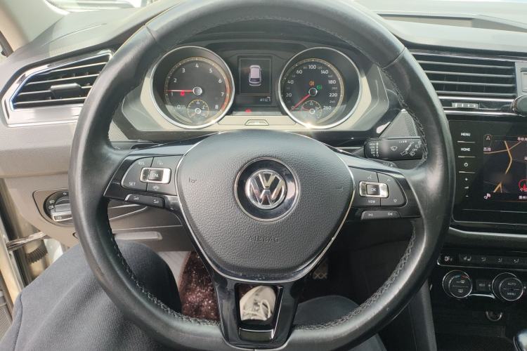 Used Volkswagen Tiguan L 2019 Revised 330TSI Automatic Two-Wheel Drive Smart & Luxury Edition China VI Standard Steering Wheel