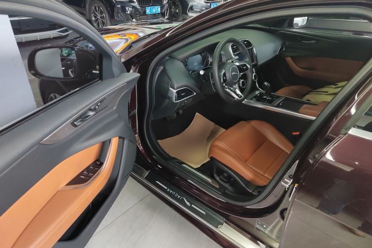 Used Jaguar XEL 2020 2.0T 200 PS R-DYNAMIC S Advanced Sport Edition Driver Seat