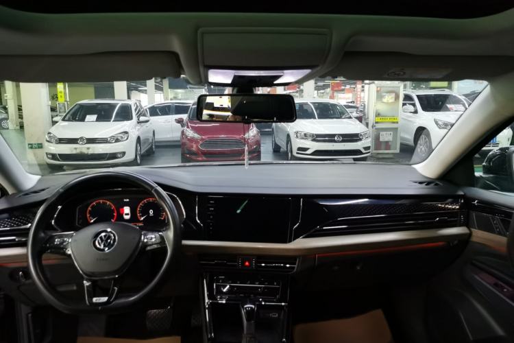 Used Volkswagen Passat 2021 330TSI Luxury Edition Interior 2