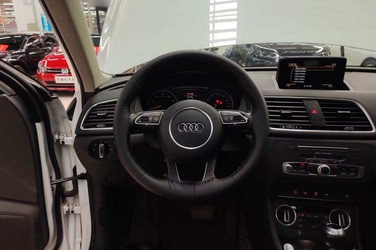 Used Audi Q3 2016 35 TFSI quattro all-wheel-drive style model

