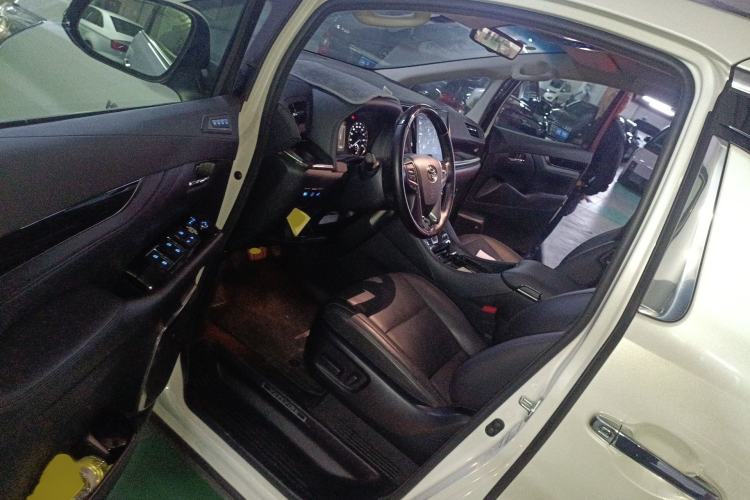 Used Toyota Vellfire 2020 Dual-Engine 2.5L HV Luxury Edition Interior 3