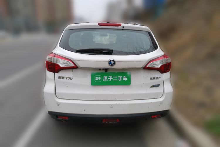 Used Venucia T70 2015 2.0L CVT Smart Choice Edition
