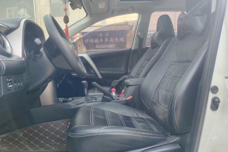 Used Toyota RAV4 2016 2.0L CVT Two-Wheel Drive Fashion Edition China V Standard