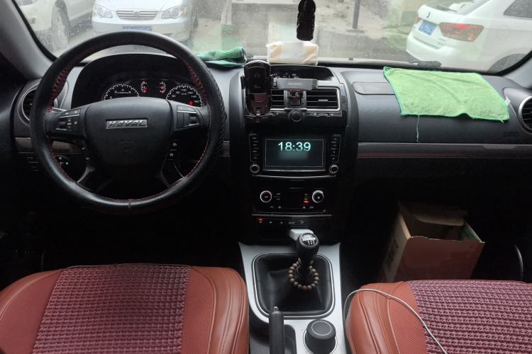 Used Haval H5 Classic 2018 Classic Edition 2.0T Manual 4x4 Elite Model Center Console
