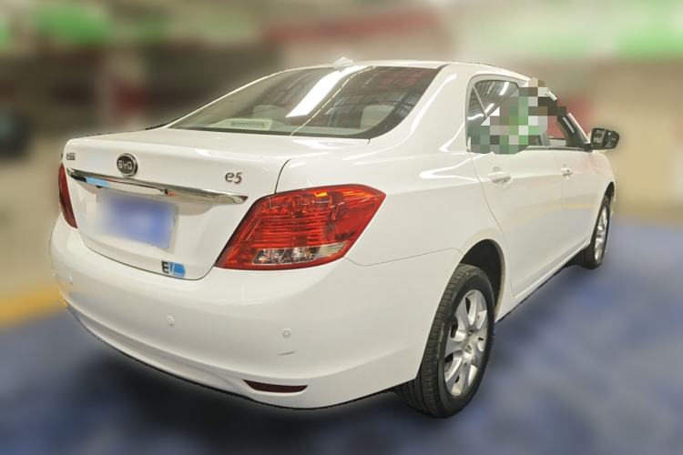 Used BYD e5 2017 300 Prestige Edition
