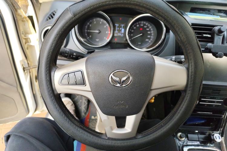 Used HYOSOW S3 2014 1.5L Luxury Version China IV Emission Standard
