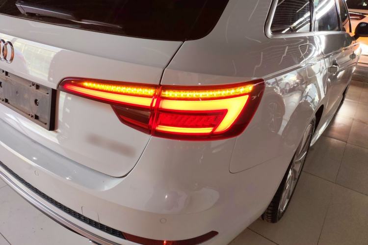 Used Audi A4 2020 Avant Avant-garde 40 TFSI Fashionable and Dynamic Model
