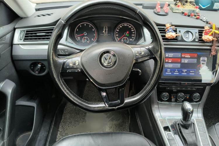 Used Volkswagen Passat 2016 330TSI DSG Luxury Edition Steering Wheel