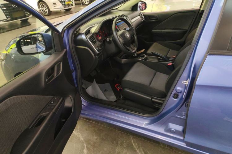 Used Honda Gienia 2017 1.5L CVT Classic Edition Driver Seat