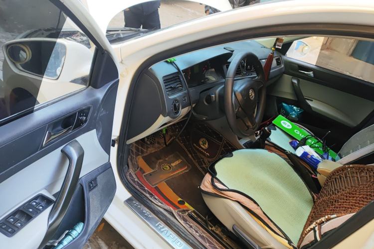 Used Skoda Rapid 2016 1.6L Manual Trend Edition
