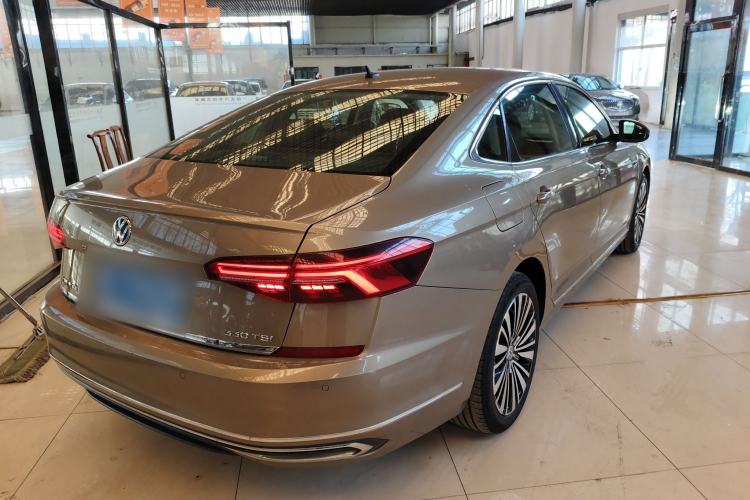 Used Volkswagen Passat 2019 330TSI Luxury Edition China VI Standard
