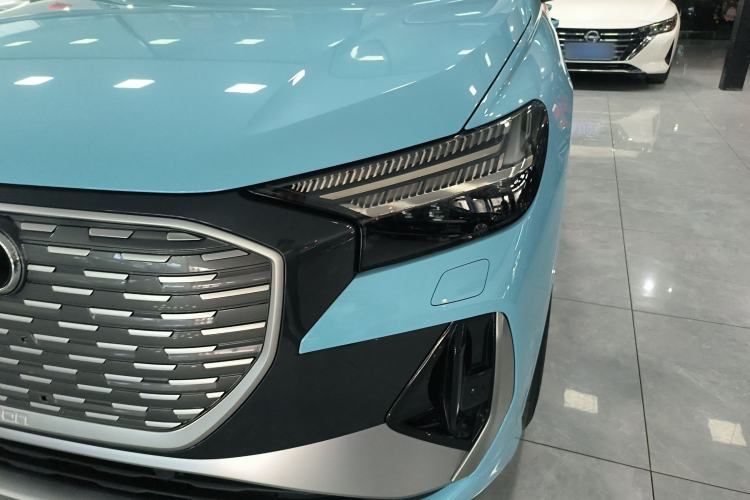 Used Audi Q4 e-tron 2022 50 e-tron quattro Creation Edition Left Front Headlight