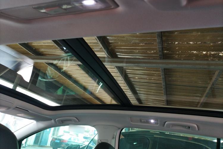 Used Volkswagen Touran 2018 Volkswagen Touran L 280TSI DSG Comfort Edition 7 Seats China VI Standard Headliner