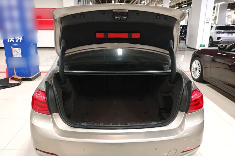 Used BMW 3 Series 2018 320Li Fashion Model Trunk