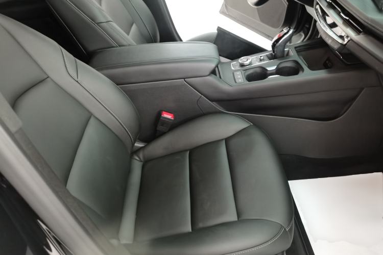 Used Cadillac XT4 2024 28T Two-Wheel-Drive Luxury Version