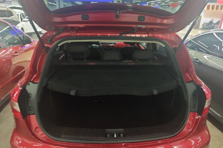 Used JAC Group Refine S2 2016 1.5L CVT Luxury Model Two-Tone Version