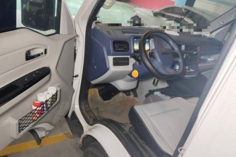 Used SRM New Energy E3L 2024 Standard 6-Seater Bus Interior 3