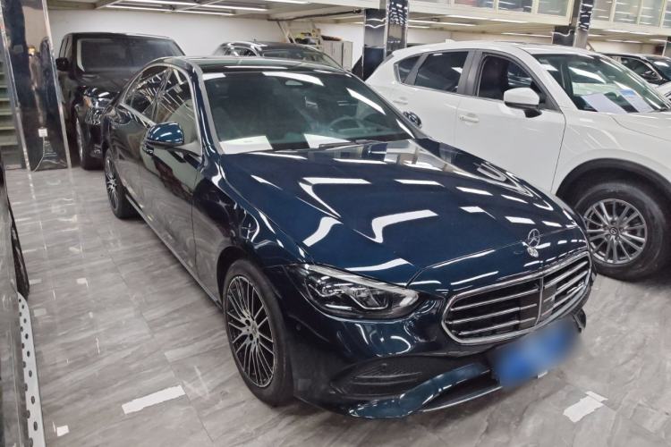 Used Mercedes-Benz C-Class 2022 Facelift C 260 L Front Right 45 Deg