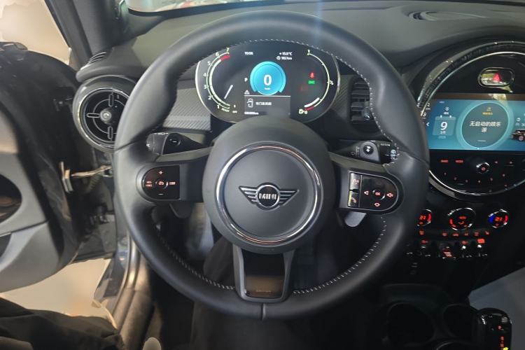 Used MINI 2023 Facelift 2.0T COOPER S Artist Five-Door Edition Steering Wheel
