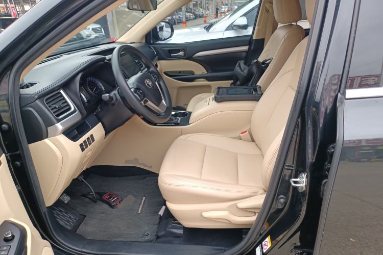 Used Toyota Highlander 2018 2.0T Two-Wheel Drive Elite Edition 5 Seats Emission Standard China V Left Front Seat