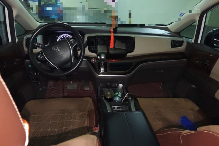 Used Honda Odyssey 2015 Updated Version 2.4L Smart Edition Center Console