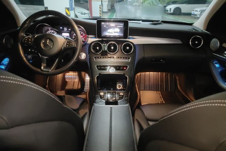 Used Mercedes-Benz C-Class 2017 C 200 L Sport Edition Center Console