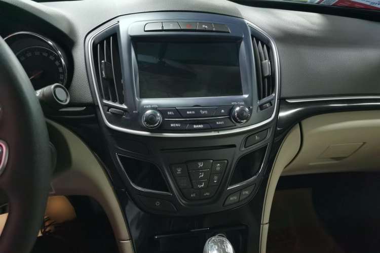 Used Buick Regal 2015 2.0L Leading Fashion Edition